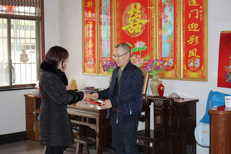 新春慰問困難家庭 真情關懷溫暖人心