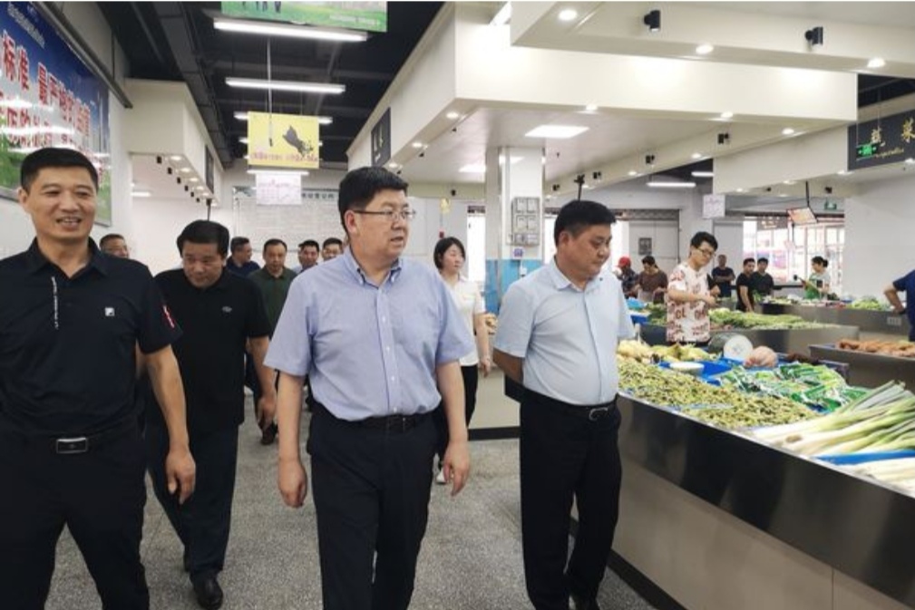 市委書記任澤鋒率隊(duì)赴屯溪區(qū)調(diào)研中心城區(qū)菜市場(chǎng)改造、食品安全工作