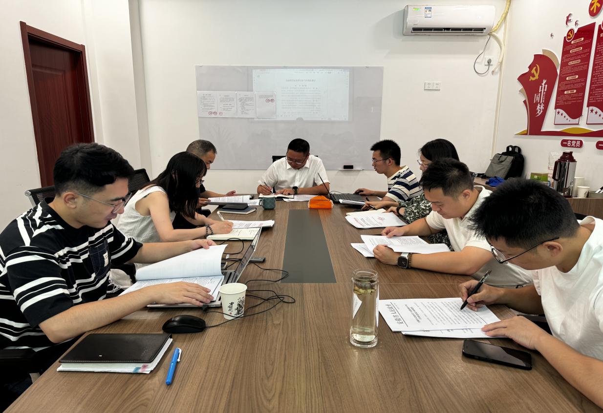 合規(guī)先行，穩(wěn)健致遠