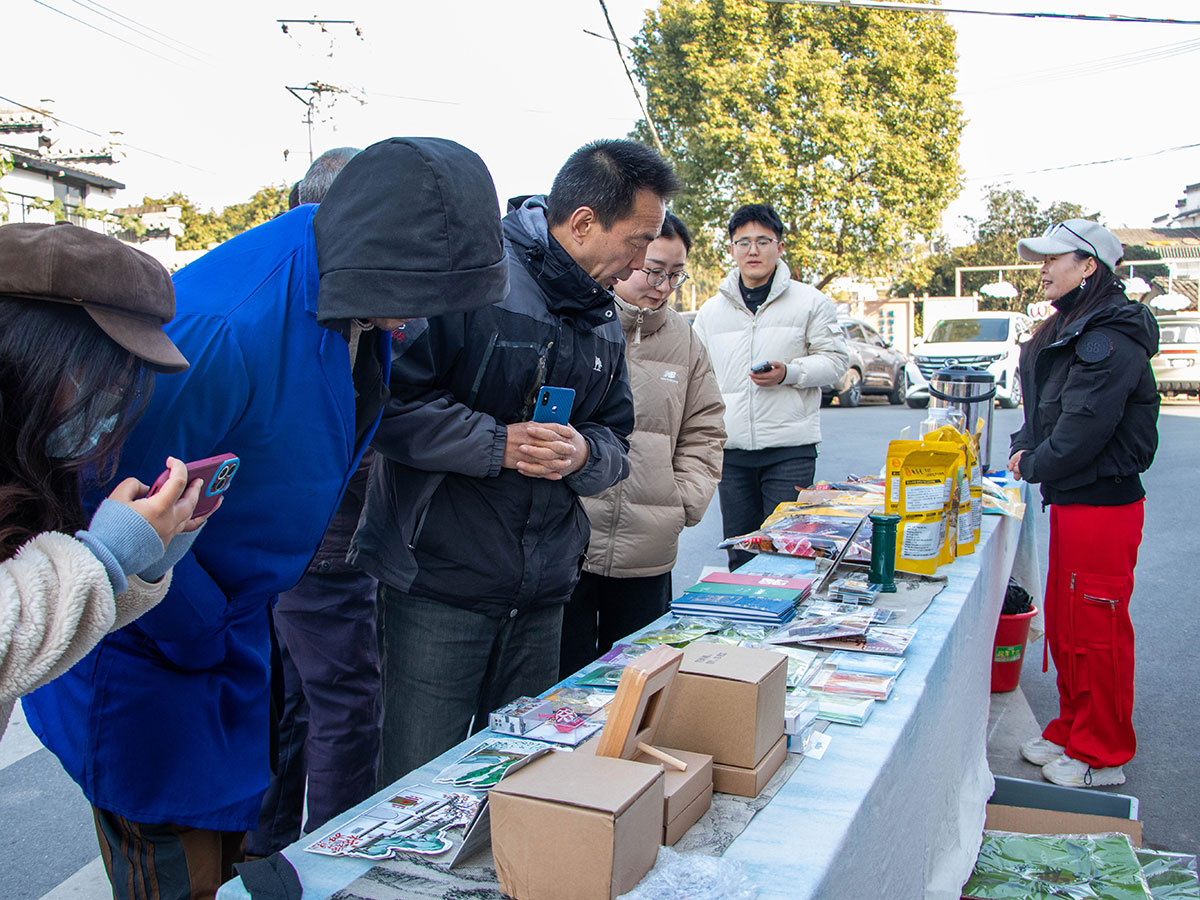 郵政賦能， “四季屯溪玩轉鄉(xiāng)村” 活動與 南溪南村“篁南郵局” 共筑鄉(xiāng)村振興夢