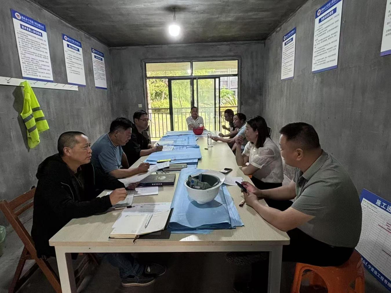 黃山市屯溪區(qū)學(xué)前教育能力提升工程-百鳥亭幼兒園建設(shè)項(xiàng)目組織節(jié)前安全生產(chǎn)檢查